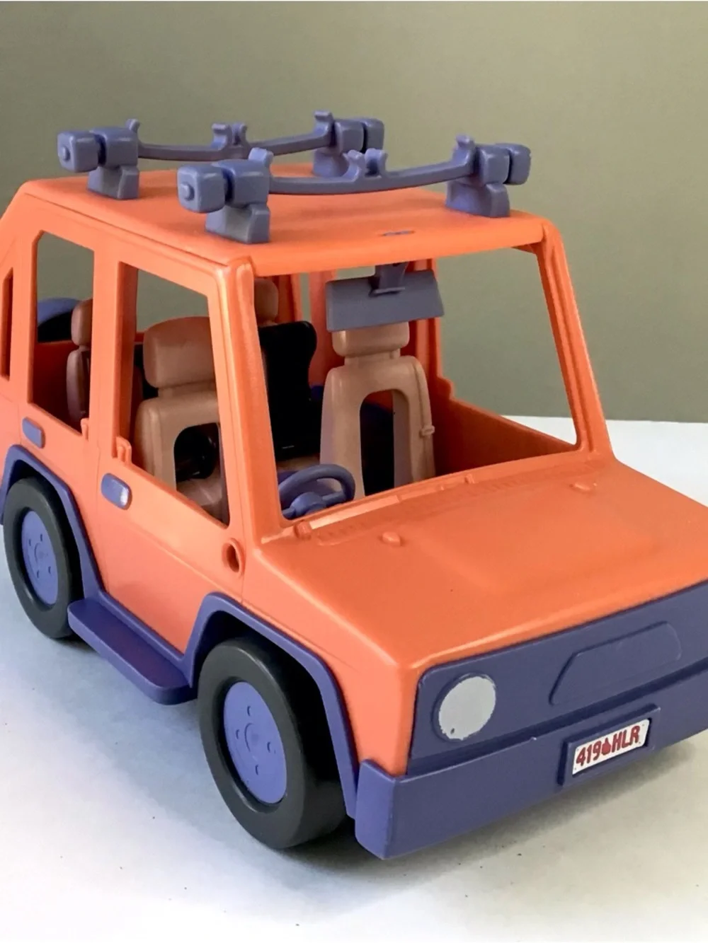 Bluey Heeler 4WD Family Vehicle Orange Jeep Top Opens 4 Seats Inside Moose Toys